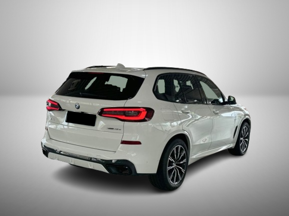 BMW X5 xDrive45e M Sport (2)