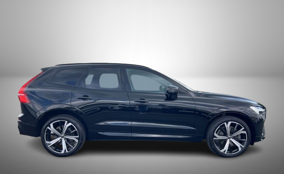 Volvo XC 60 B4 FWD R-Design (2)