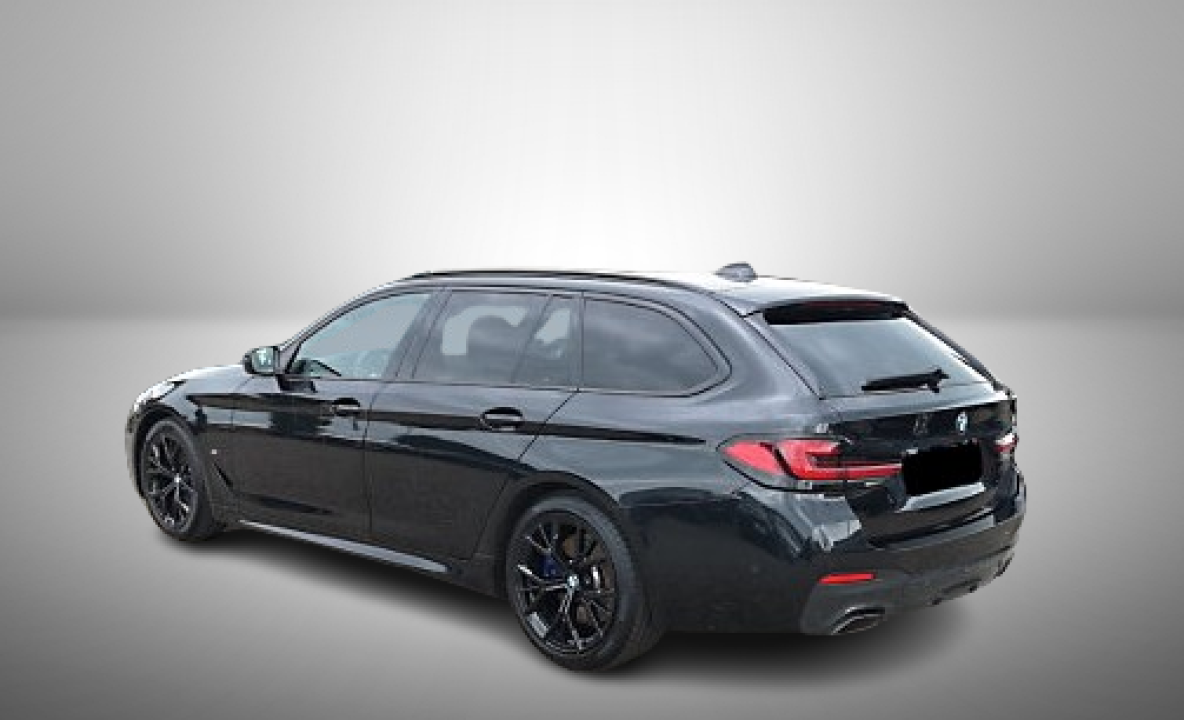 BMW Seria 5 530d xDrive Touring MHEV M-Sport (5)