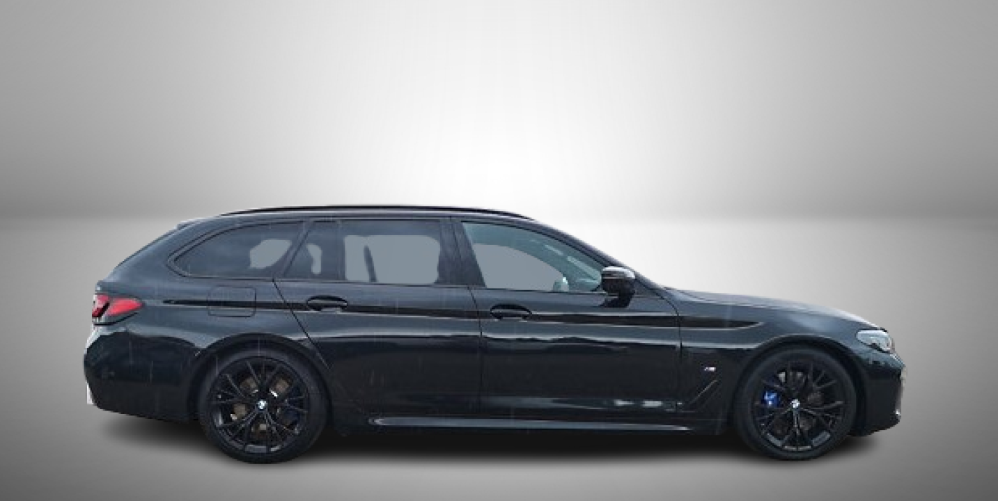 BMW Seria 5 530d xDrive Touring MHEV M-Sport (2)