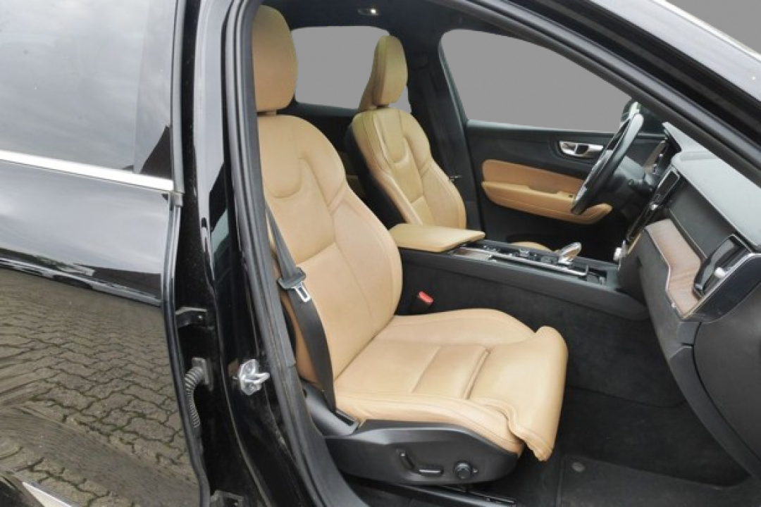 Volvo XC 60 Inscription B4 D AWD - foto 8