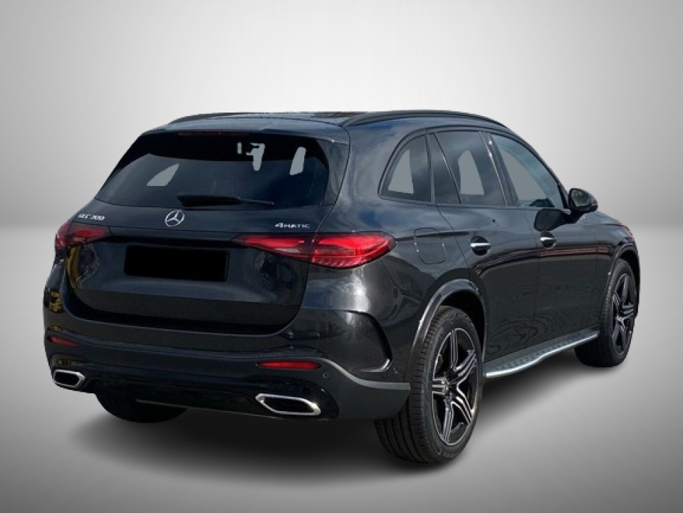 Mercedes-Benz GLC 300 4MATIC AMG Line (3)