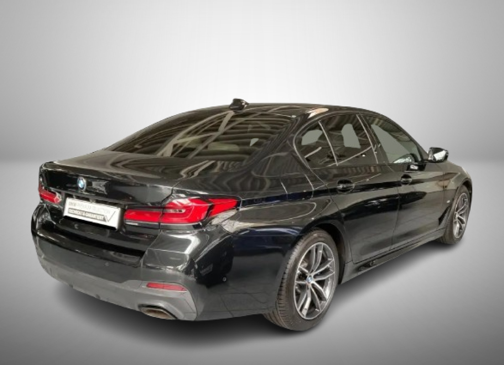 BMW Seria 5 540i xDrive M-Sport (3)