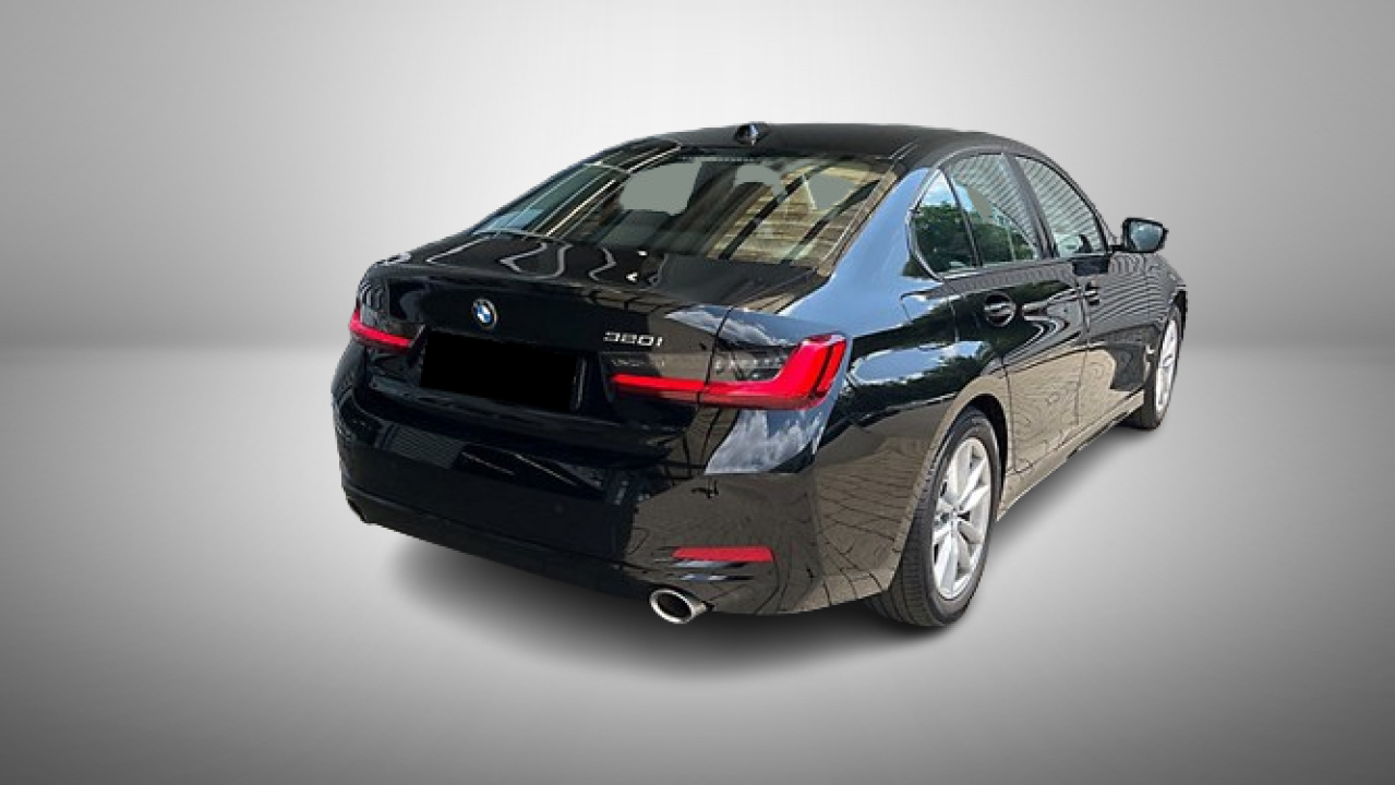 BMW Seria 3 320i SEDAN (3)