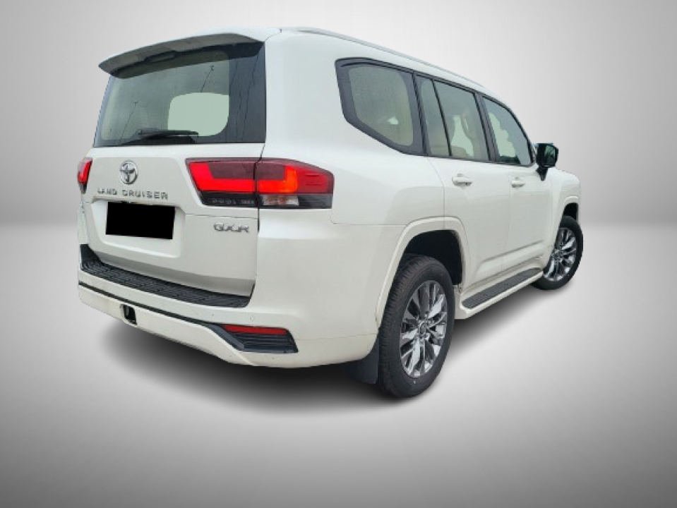 Toyota Land Cruiser LC300 EXECUTIVE (3)