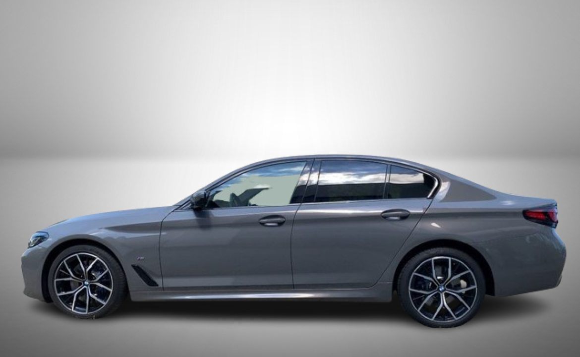 BMW Seria 5 530d xDrive M-Sport (5)