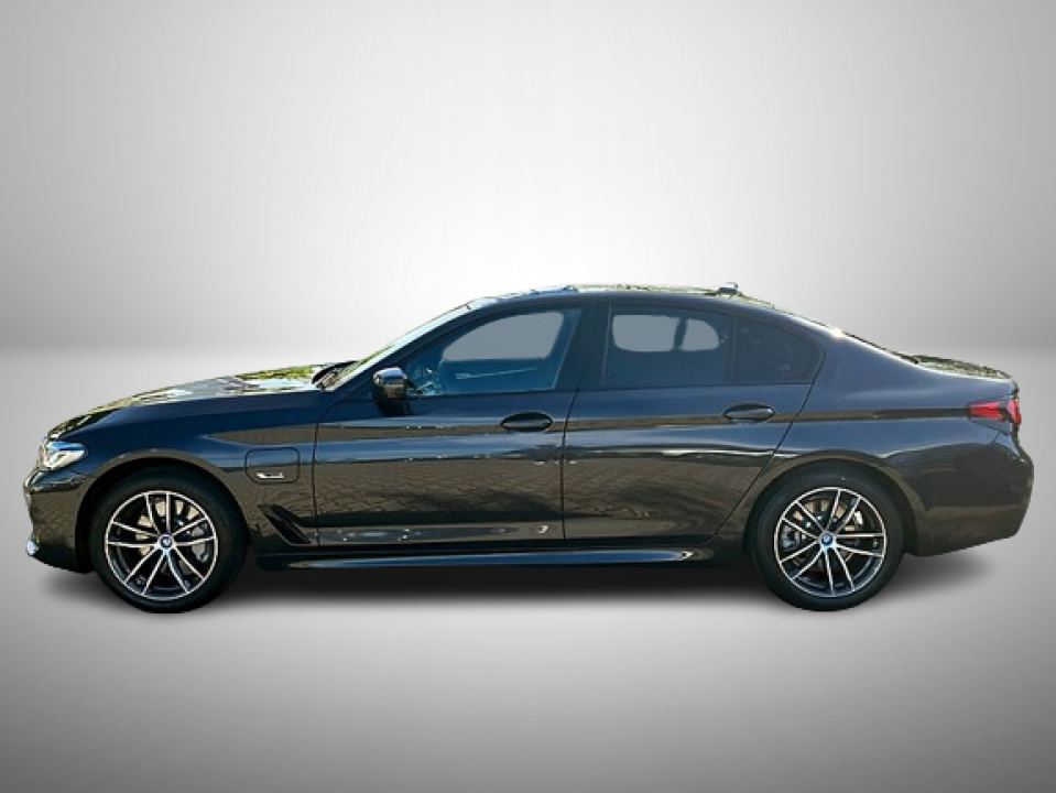 BMW Seria 5 530e xDrive Sedan (5)