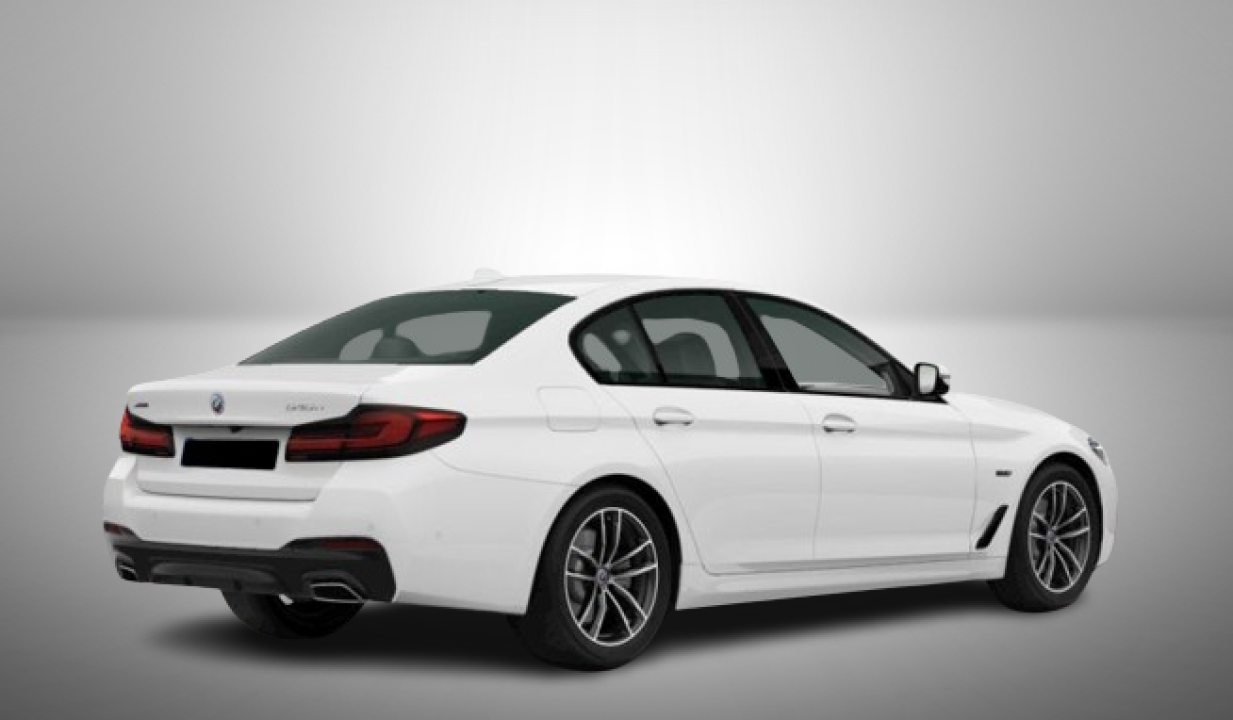 BMW Seria 5 545e xDrive M-Sport (5)