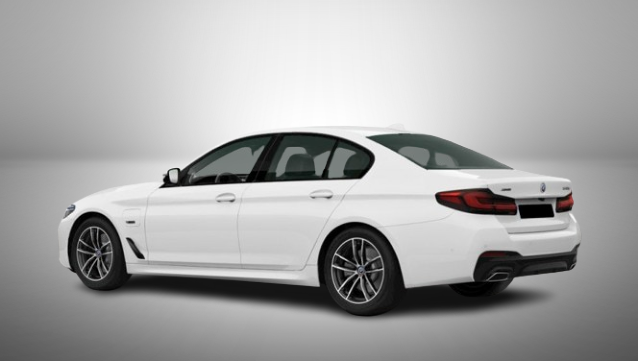 BMW Seria 5 545e xDrive M-Sport - foto 6