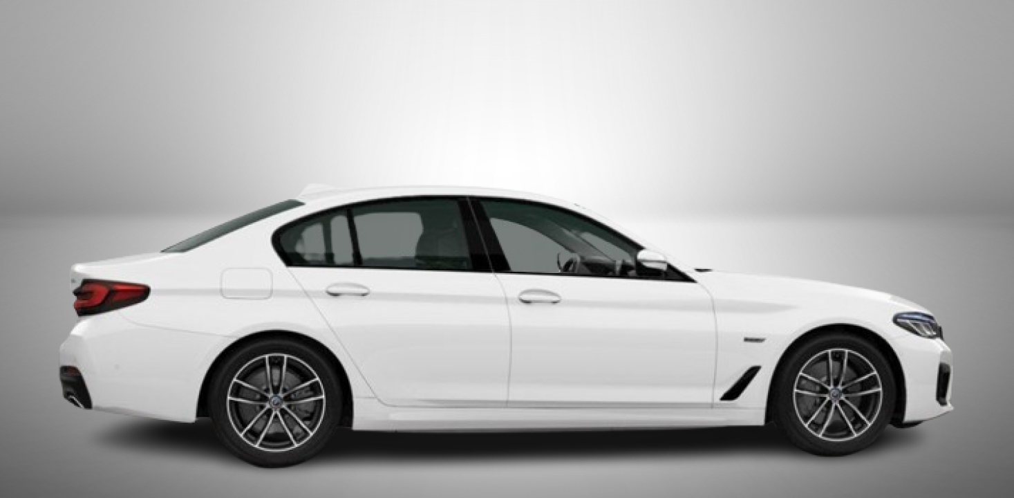 BMW Seria 5 545e xDrive M-Sport (3)