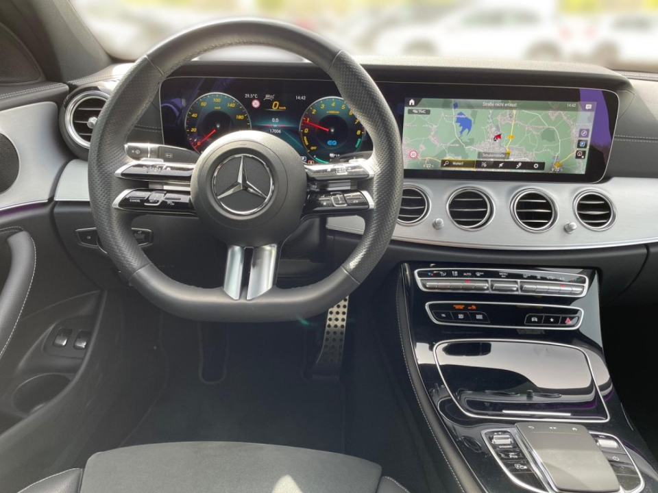 Mercedes-Benz E 300e AMG Line - foto 10