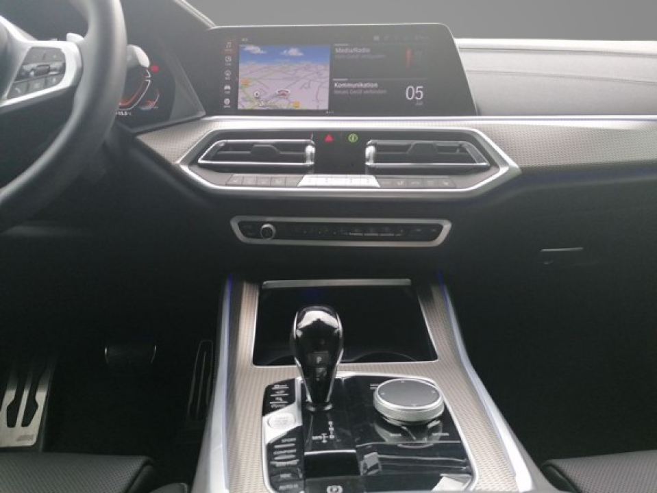 BMW X5 M50i - foto 10