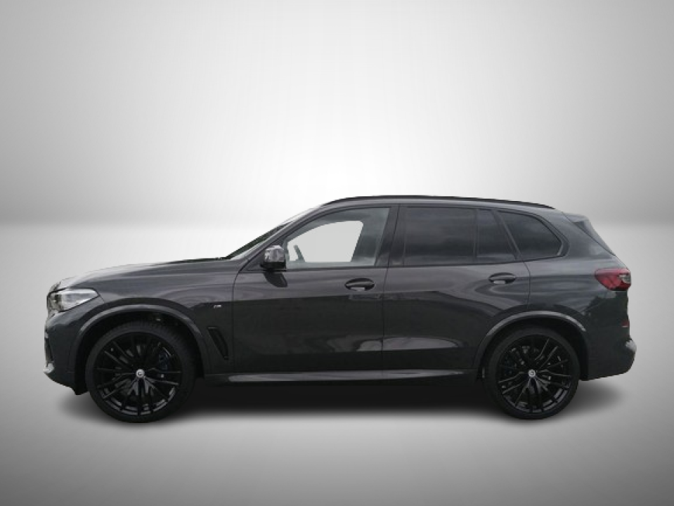 BMW X5 M50i (2)