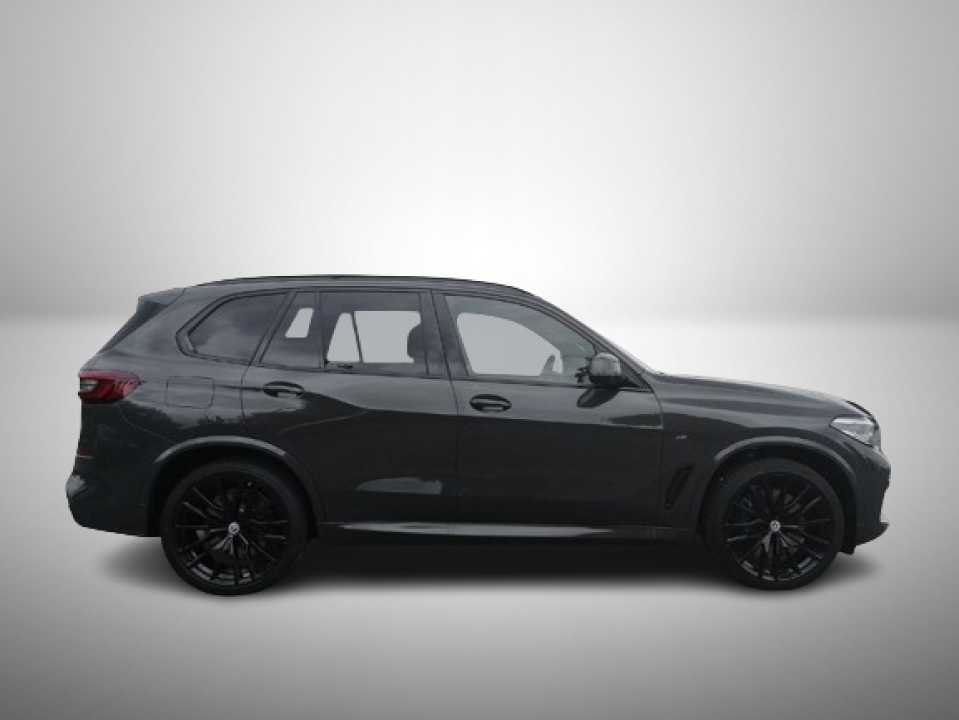 BMW X5 M50i (4)