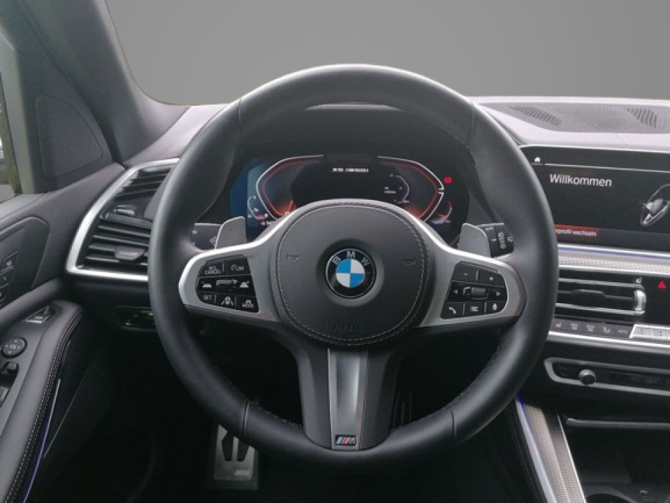 BMW X5 M50i - foto 6