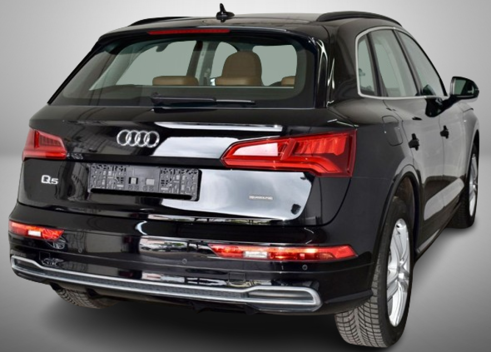 Audi Q5 50TFSIe quattro S tronic S-Line (4)