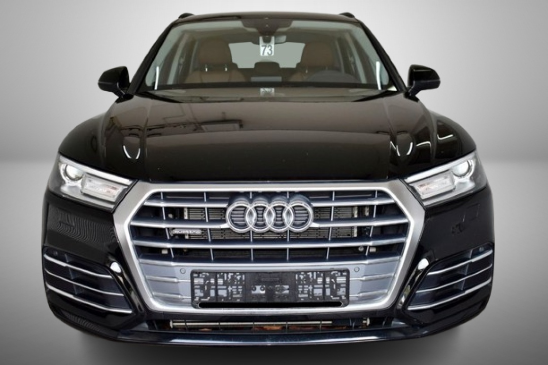 Audi Q5 50TFSIe quattro S tronic S-Line (2)