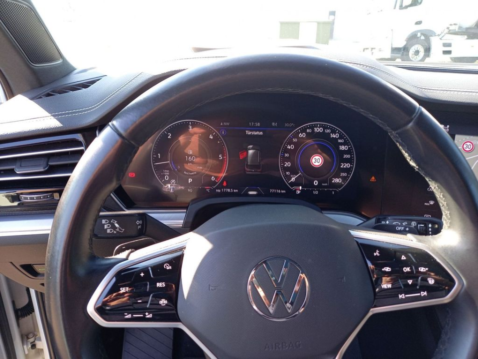 Volkswagen Touareg 3.0 TDI 4MOTION R-Line - foto 9