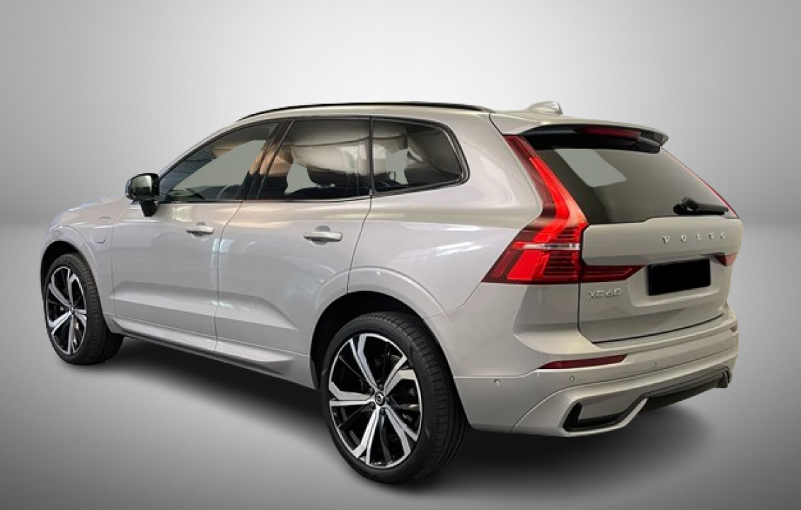 Volvo XC 60 T8 Recharge R-Design (3)