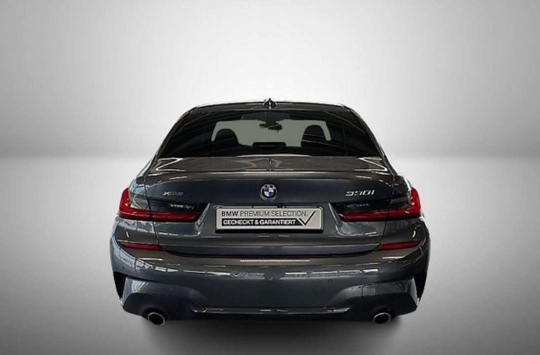 BMW Seria 3 330i xDrive M-Sport (4)