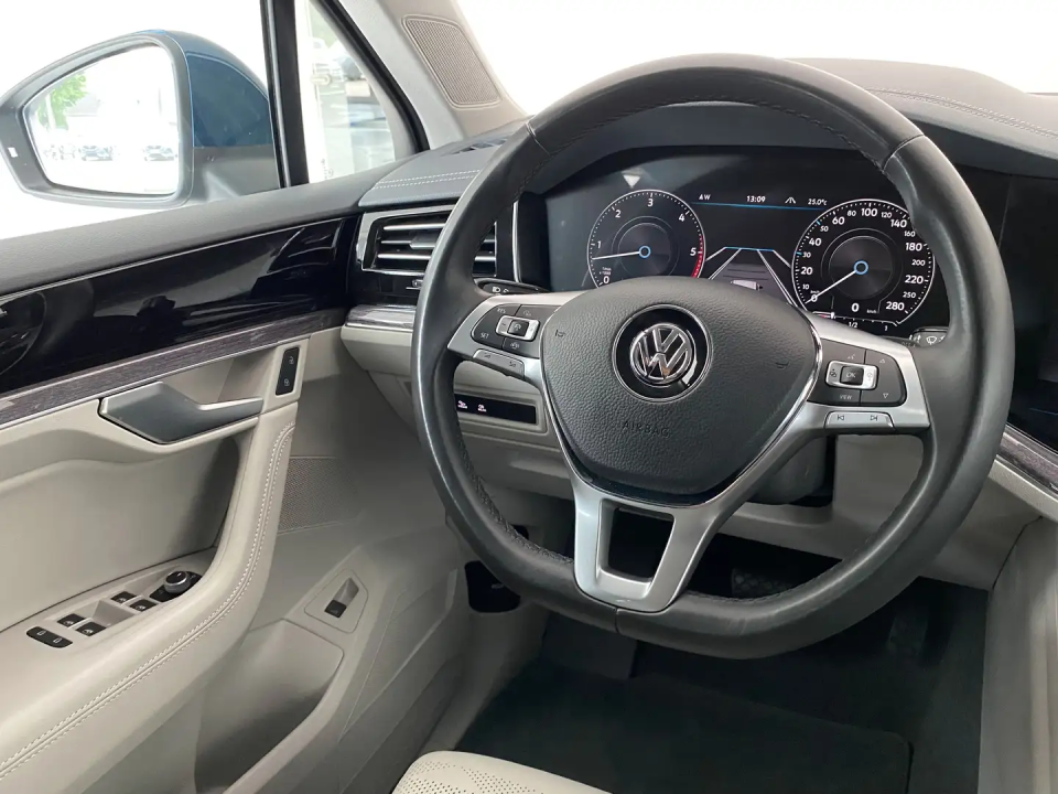 Volkswagen Touareg V6 3.0TDI - foto 17