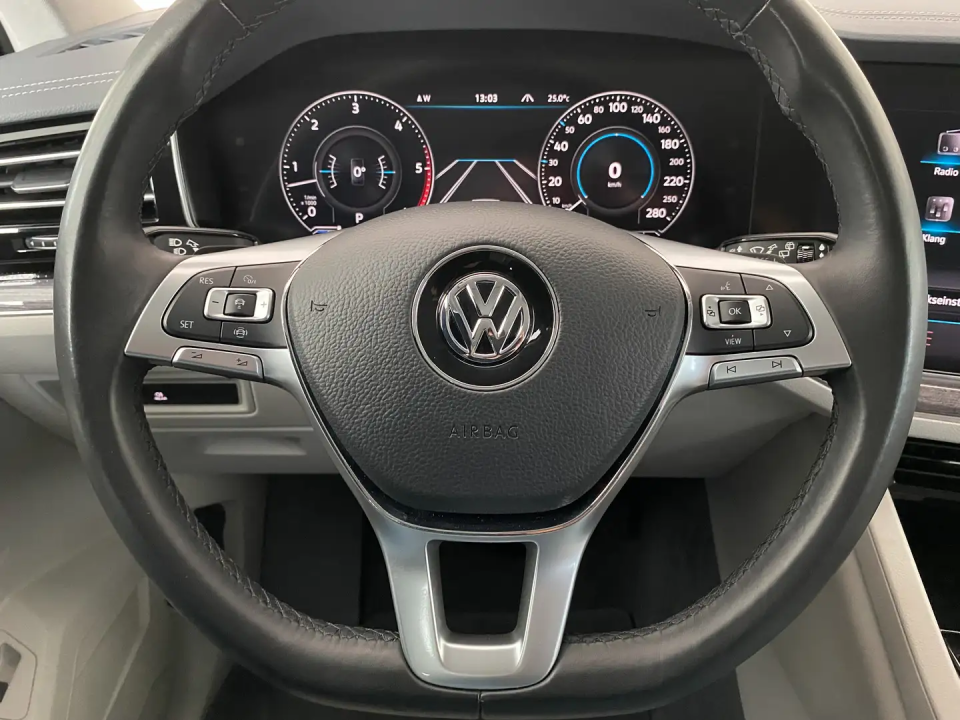 Volkswagen Touareg V6 3.0TDI - foto 22