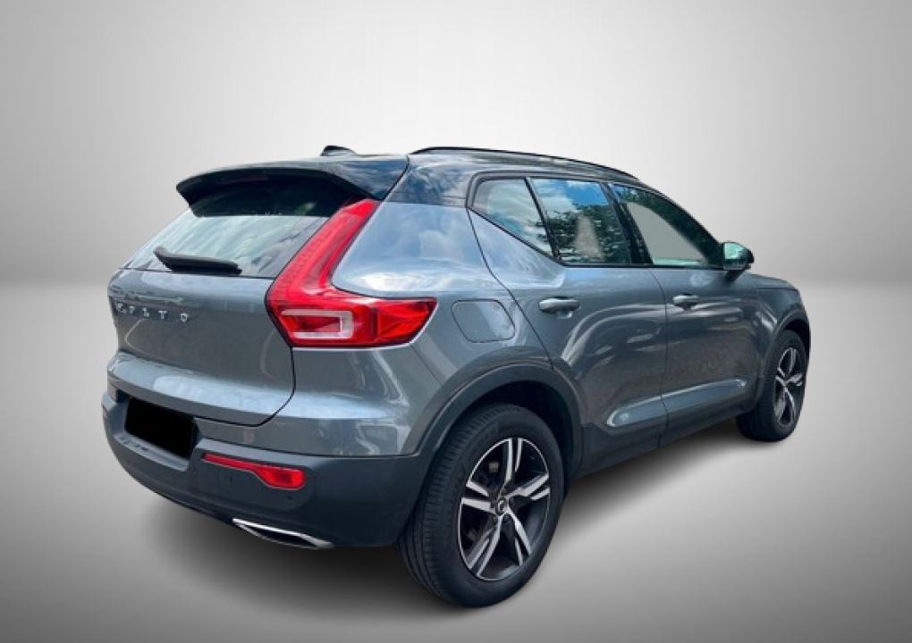 Volvo XC 40 D4 AWD R-Design (4)