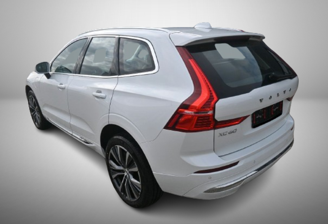 Volvo XC 60 T8 Recharge Inscription Expression (5)