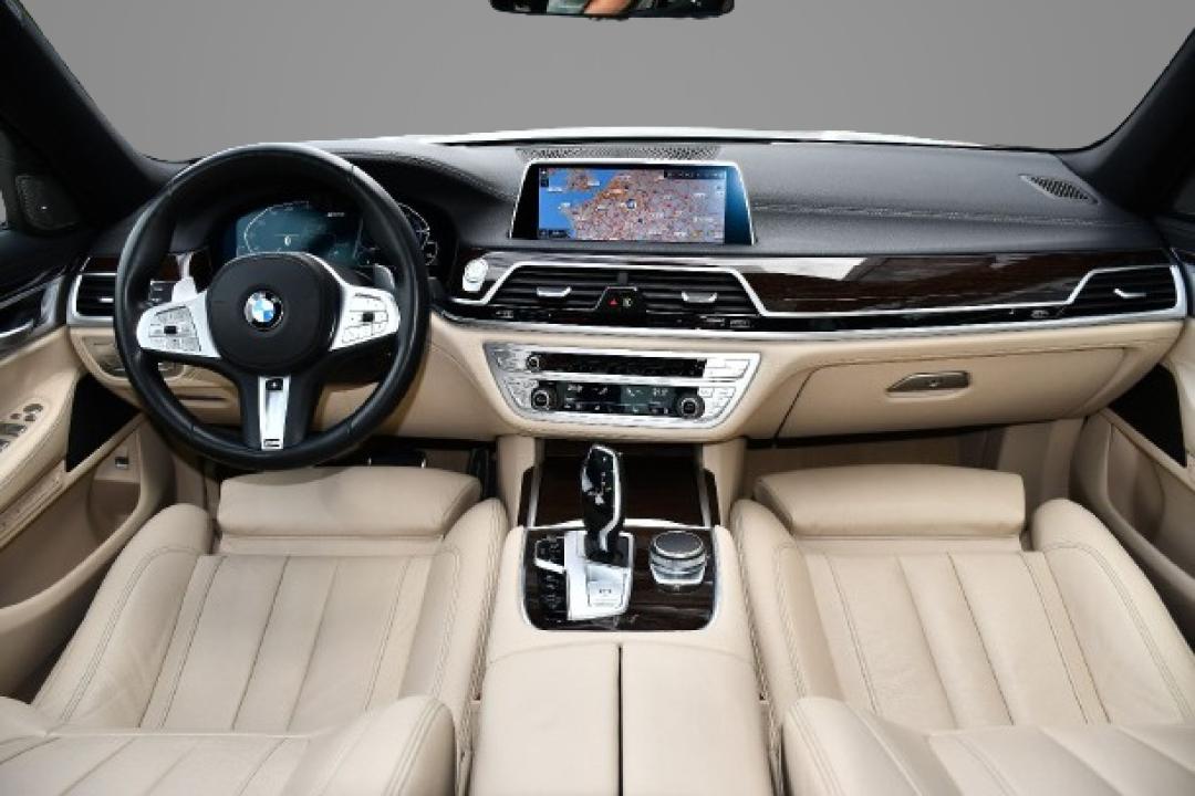 BMW Seria 7 745e M-Sport Individual - foto 7