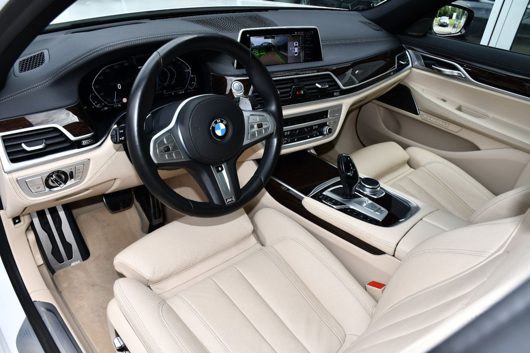 BMW Seria 7 745e M-Sport Individual - foto 8