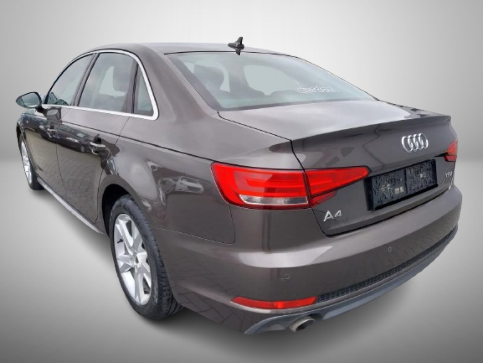 Audi A4 35TFSI S-Line (3)