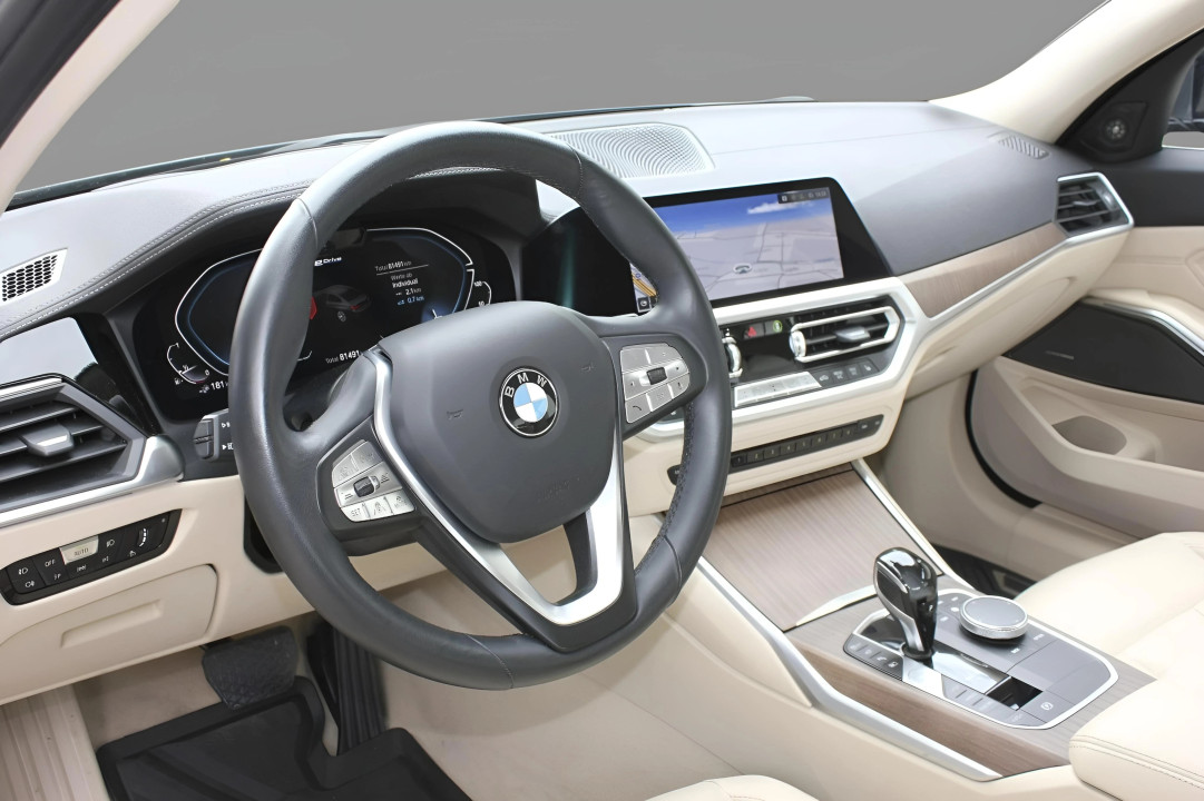 BMW Seria 3 330e Luxury Line - foto 8