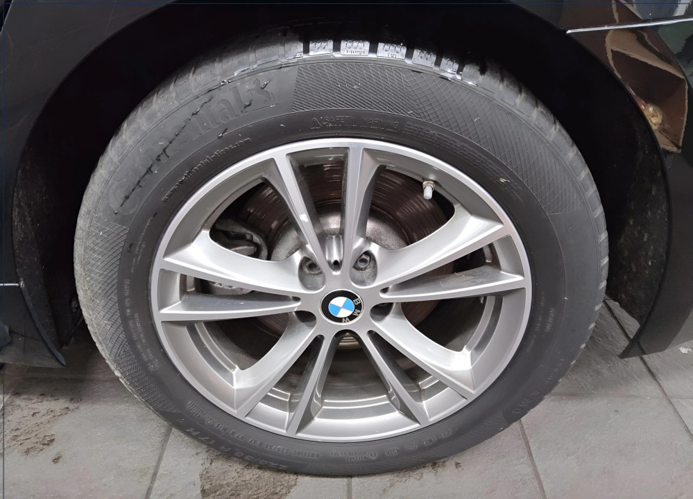 BMW Seria 5 520d - foto 12