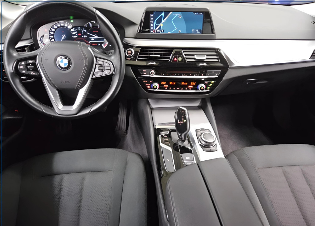 BMW Seria 5 520d (5)