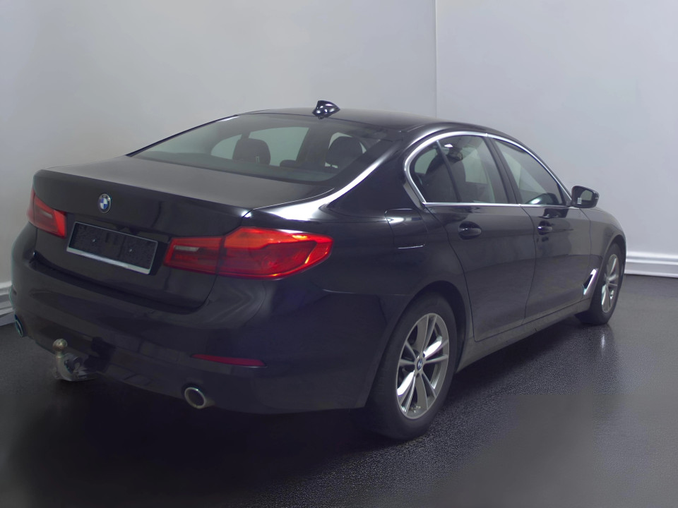 BMW Seria 5 520d (3)