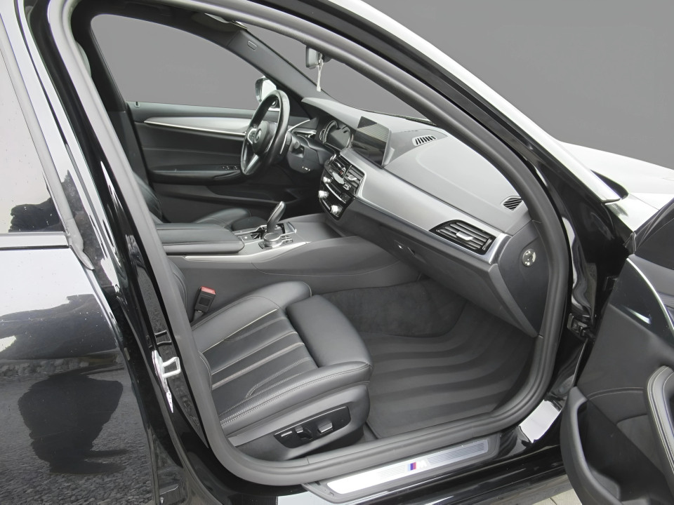 BMW Seria 5 520d - foto 9