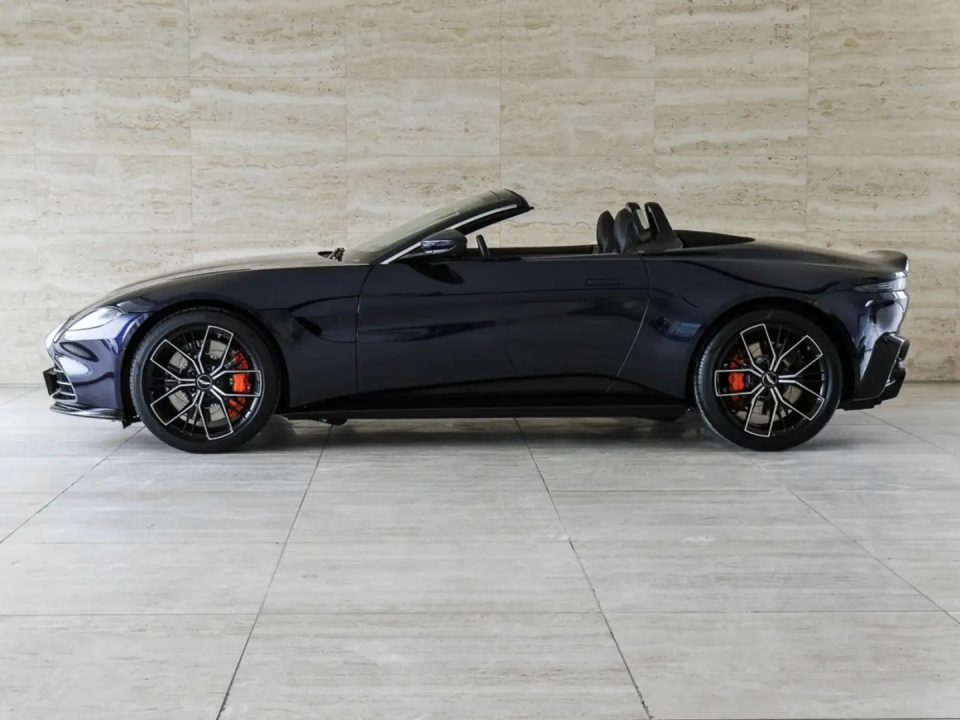 Aston Martin Vantage Roadster (3)