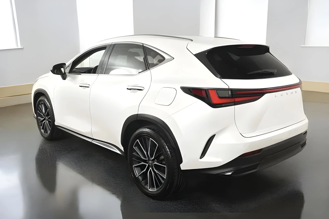 Lexus Seria NX 450h+ Luxury Plug-In (3)