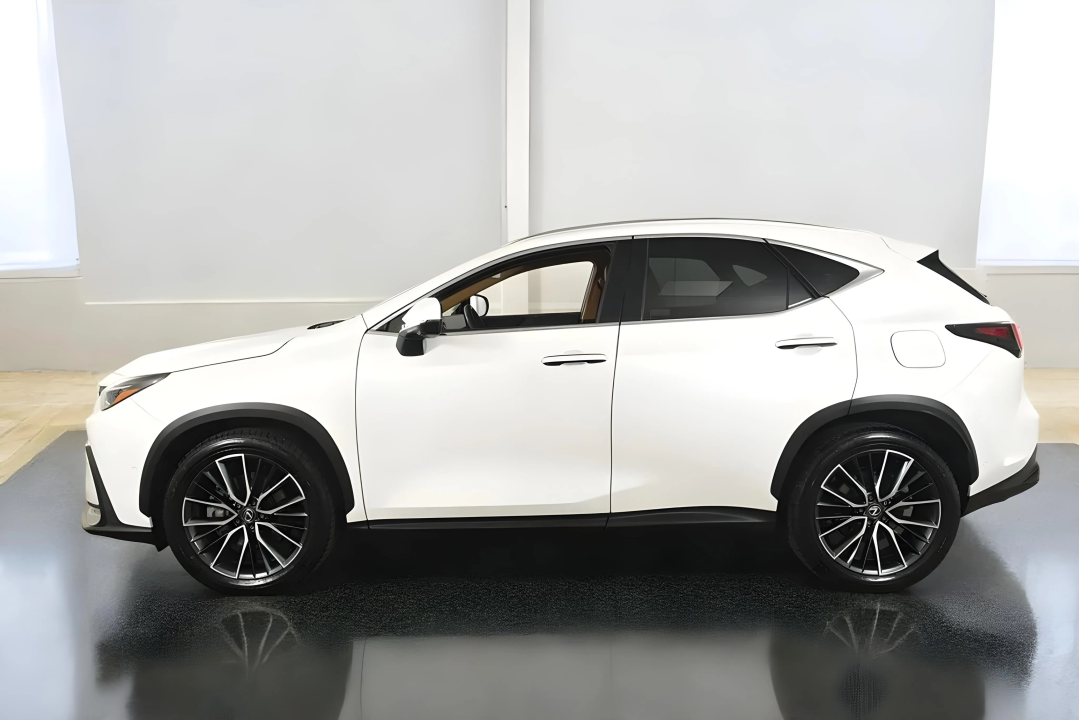 Lexus Seria NX 450h+ Luxury Plug-In (2)