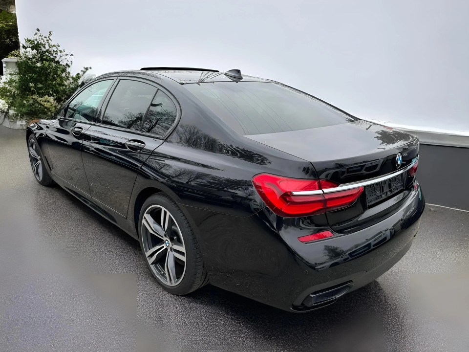 BMW Seria 7 730d xDrive M-Sport (5)