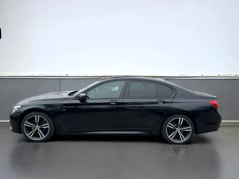 BMW Seria 7 730d xDrive M-Sport - foto 6