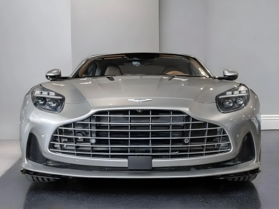 Aston Martin DB12 V8 Volante - foto 8