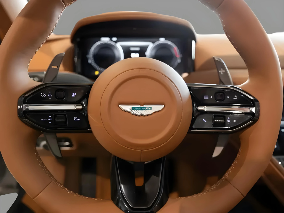 Aston Martin DB12 V8 Volante - foto 17