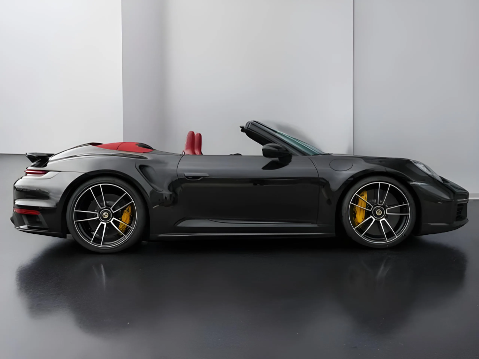 Porsche 911 Turbo S Cabriolet (2)