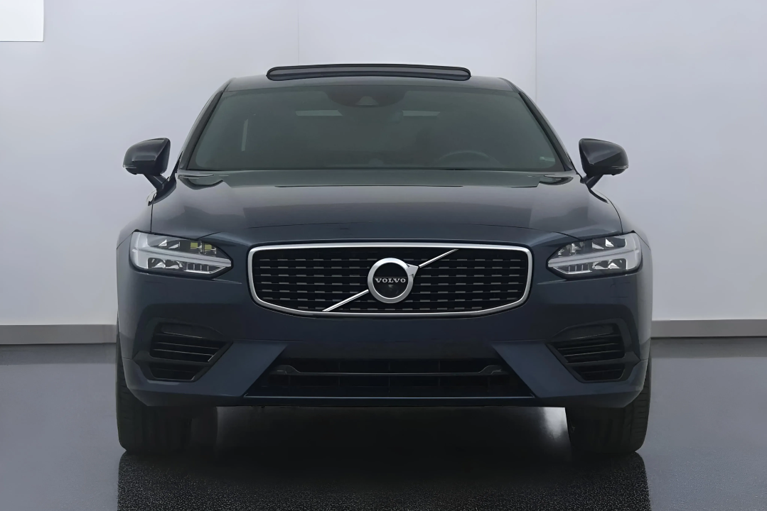 Volvo S90 T8 AWD R-Design (2)