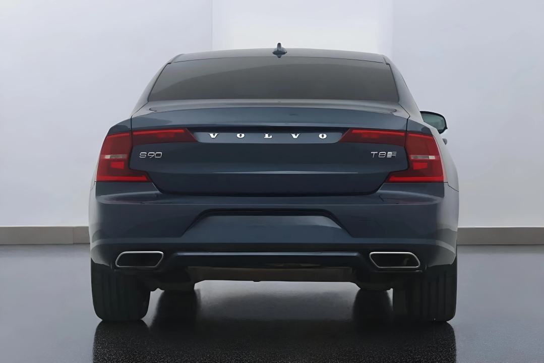 Volvo S90 T8 AWD R-Design (4)