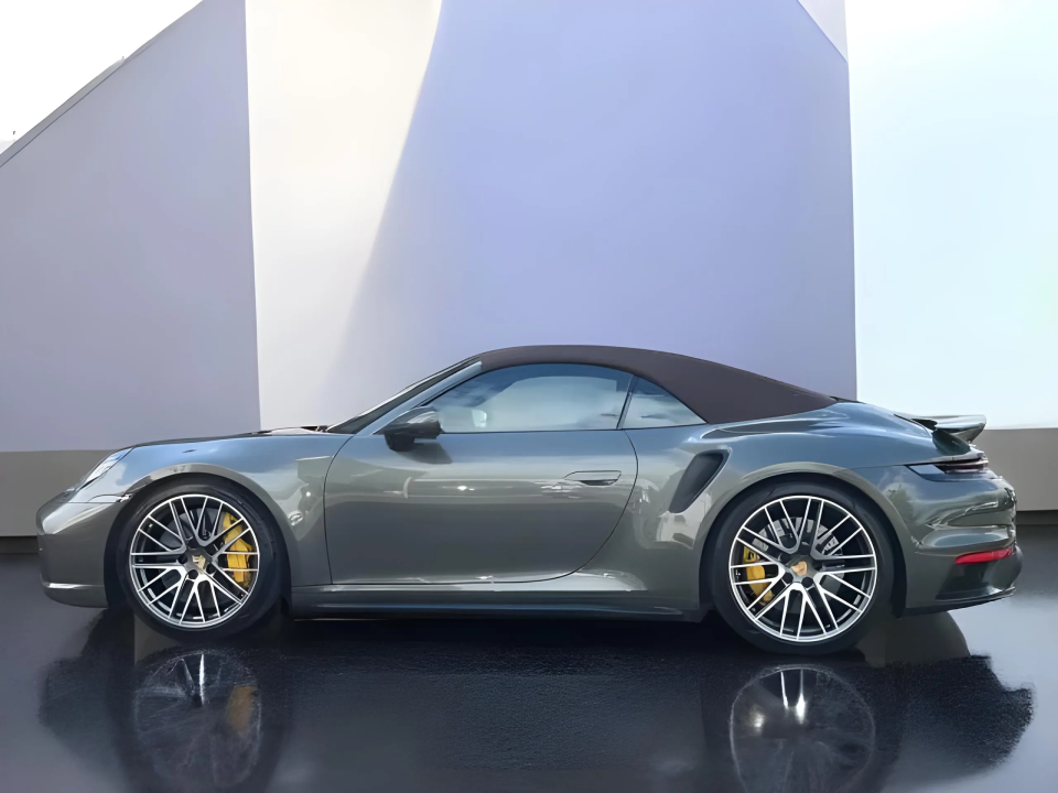 Porsche 911 Turbo S Cabriolet (2)