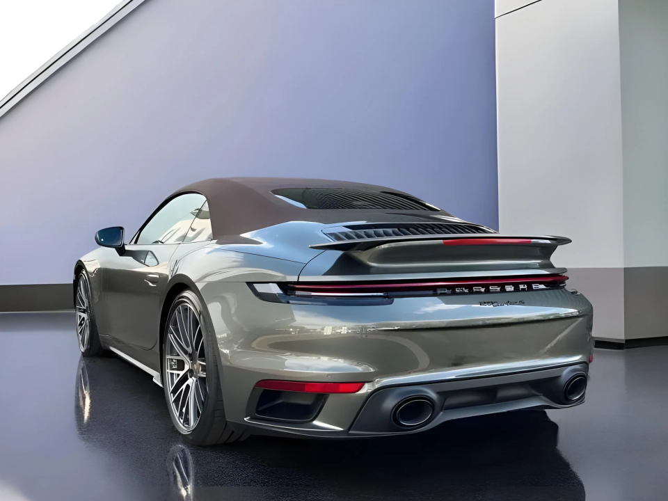 Porsche 911 Turbo S Cabriolet (3)