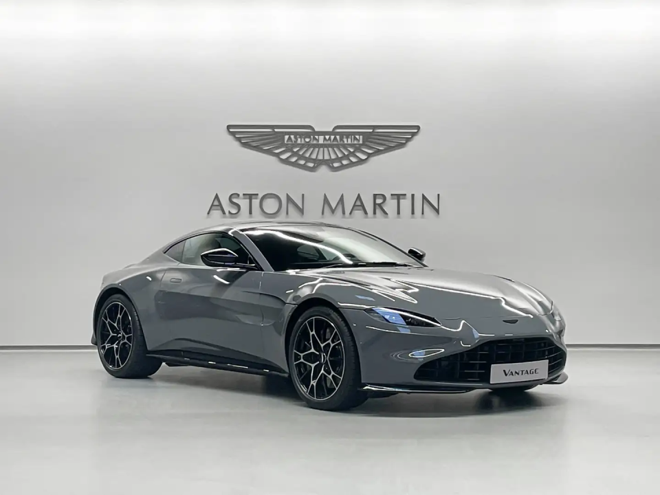 Aston Martin Vantage V8 Coupe (1)