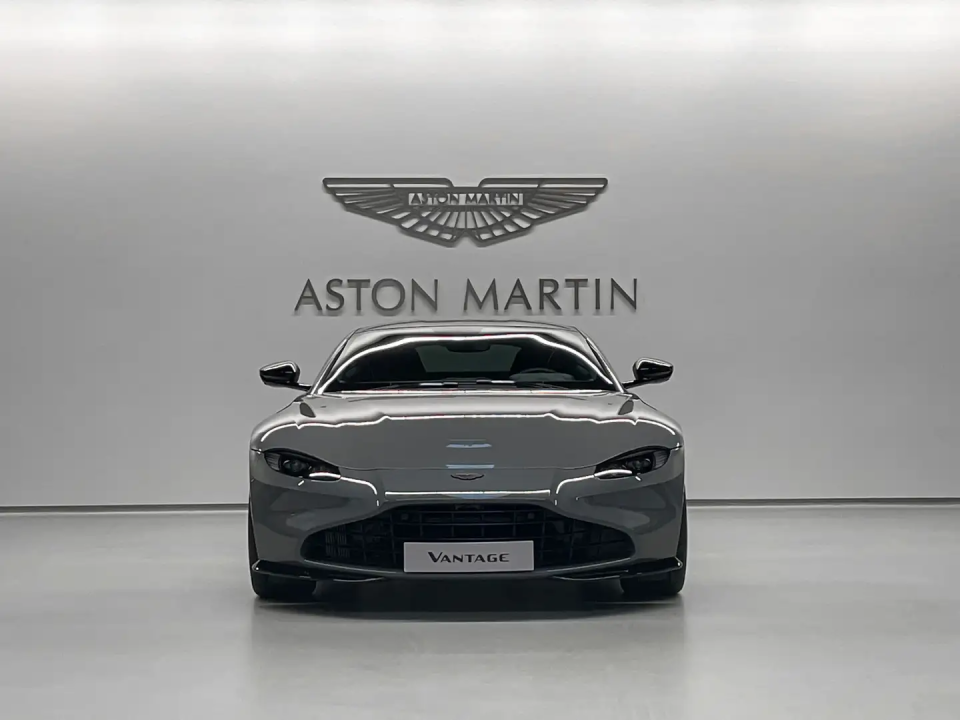 Aston Martin Vantage V8 Coupe (2)